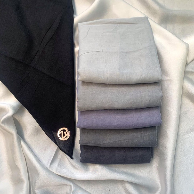 KERUDUNG SEGIEMPAT POLOS BAHAN PARIS