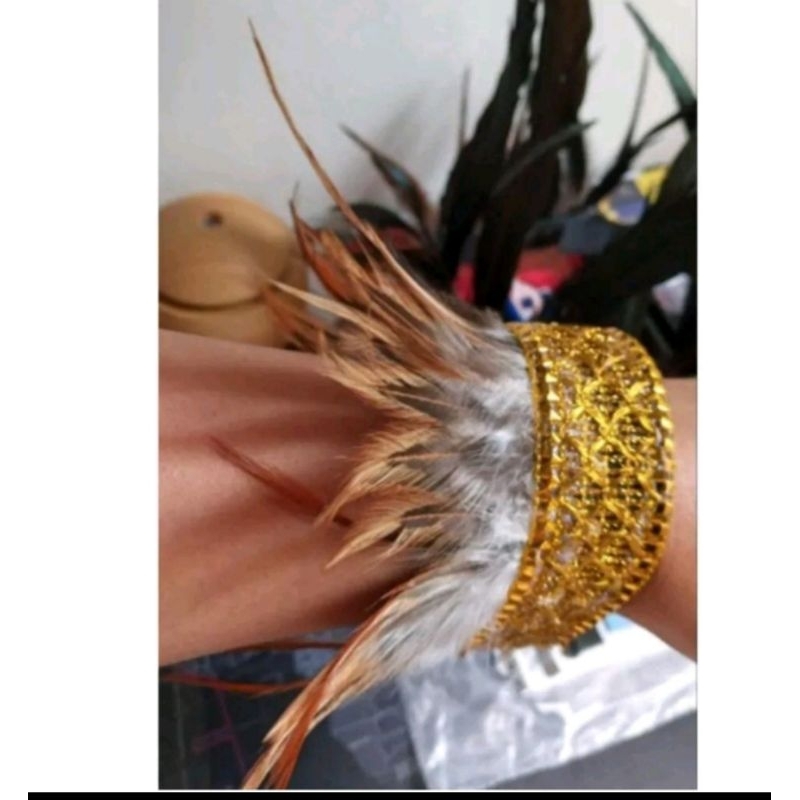 aksesoris kepala bulu Dayak/topi adat khas Dayak/aksesoris kaki tangan bulu adat Dayak Kalimantan