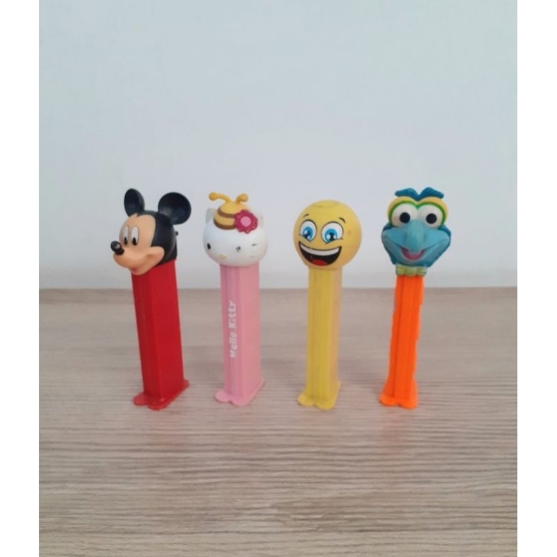 mainan figure dispenser permen PEZ 14