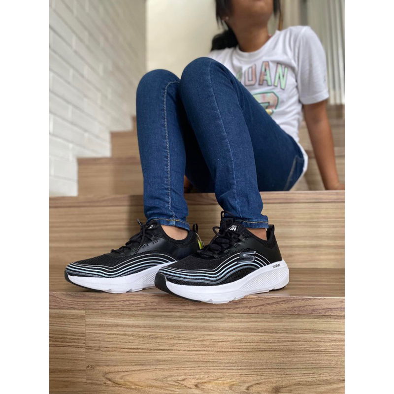 Sepatu Skechers Woman