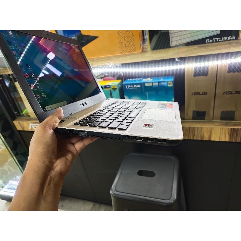 LAPTOP ASUS X441B AMD A4 RAM 4GB SSD 128GB WINDOWS 10 GENERASI TERBARU