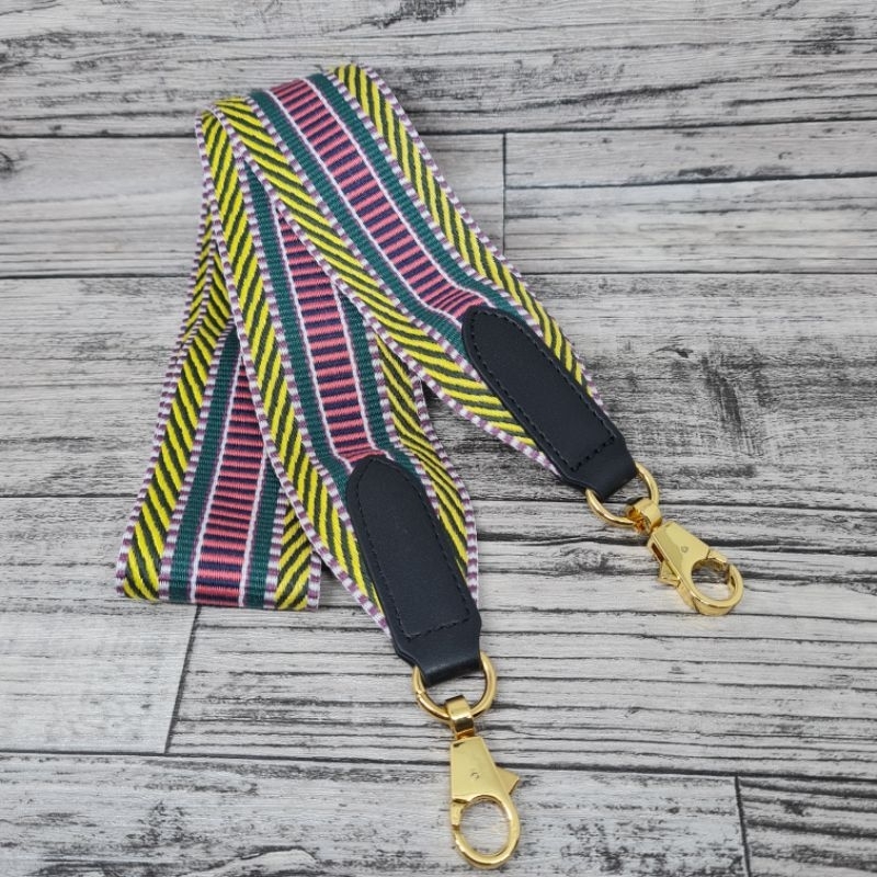 Plano Amazon canvas with leather bag strap