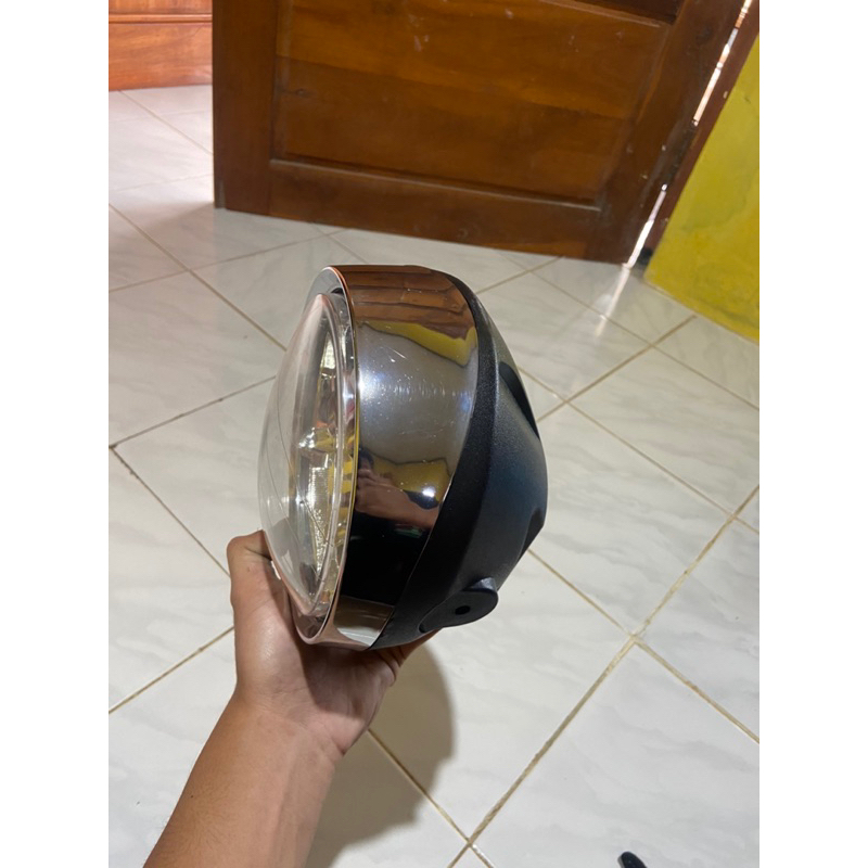 batok lampu tiger revo set lampu LED merek VOXX(sudah terpasang)