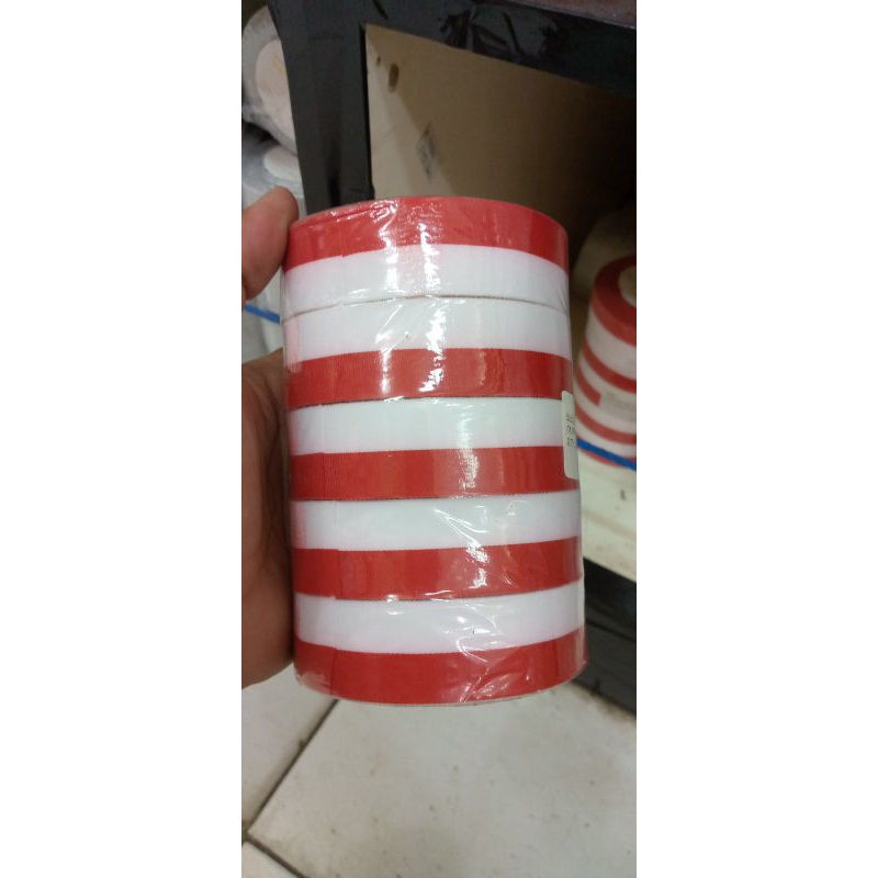 

pita satin Merah/putih 1
