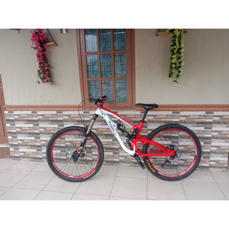 Thrill ricochet t160
