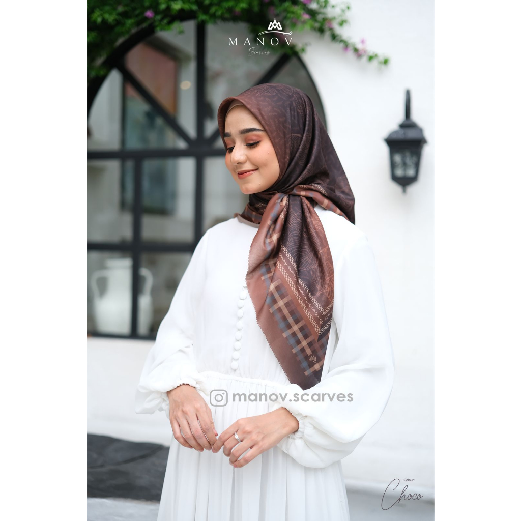 Hijab Branded Manov - Scarves Parismas Edition - Ultrafine Comfy 2 tone 115 x 115 cm Lase Cut