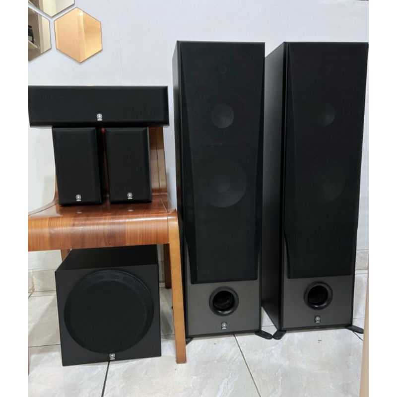 1 SET HOME THEATER YAMAHA SECOND VERY GOOD