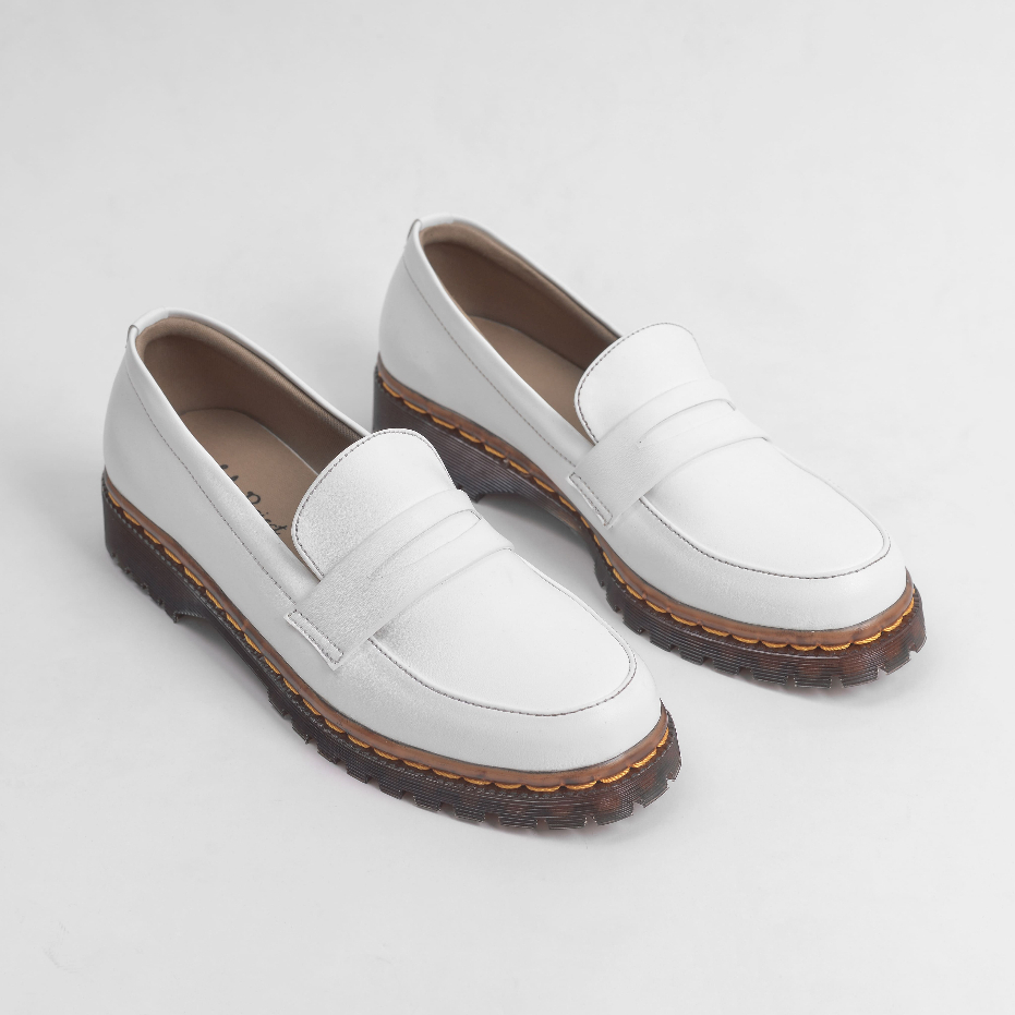 Sepatu Slip On Wanita Casual Kulit Formal Kerja Santai Kuliah Loafers Wanita Original - Lavi White