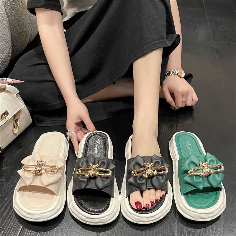 GROSIRTAS TG1748 Sendal Wedges Wanita Import Motif Peniti Bear Fashion