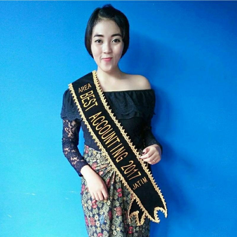Selempang Wisuda Bludru Bordir Renda