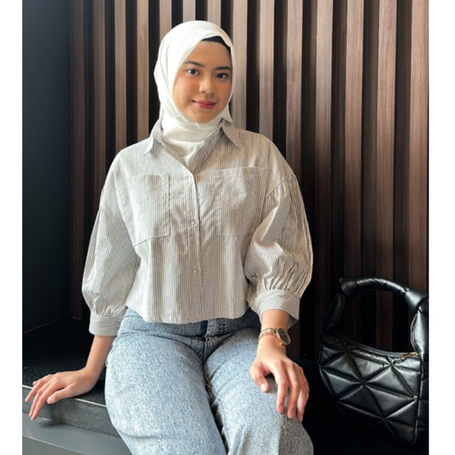 Strip Shirt Kemeja Crop Wanita Katun Salur by Vanesha Wear