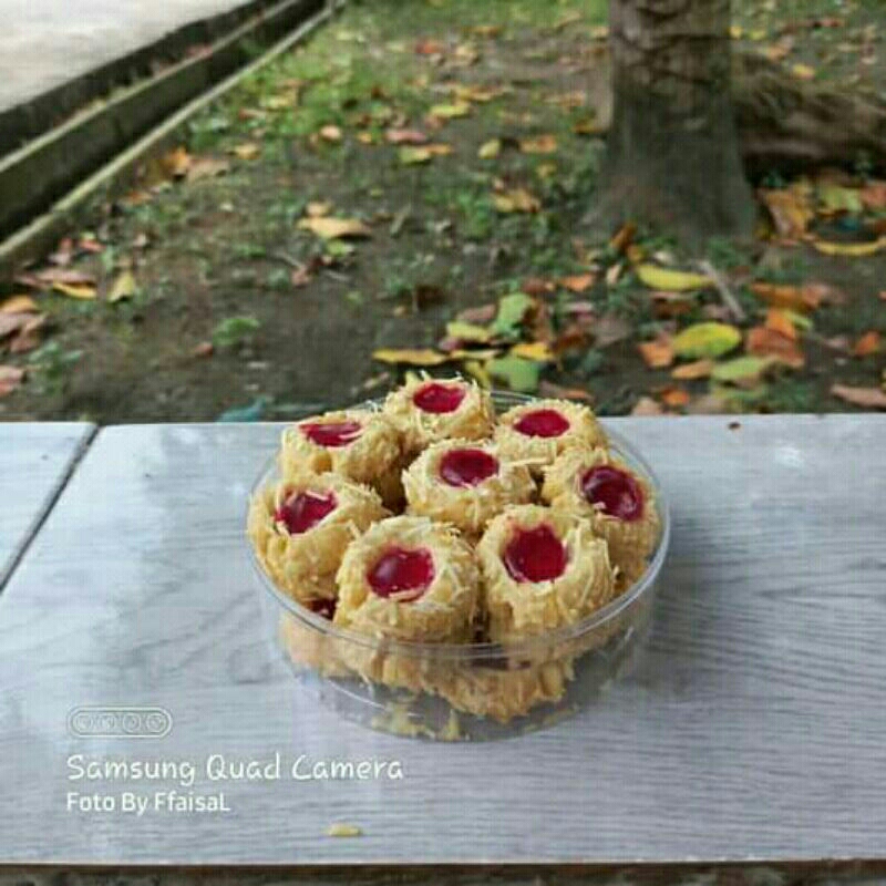 

Kue nastar manis gurih