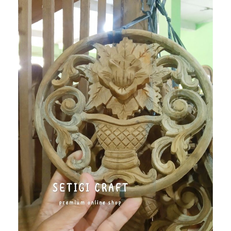 tempel berukir bulat kayu jati TB03