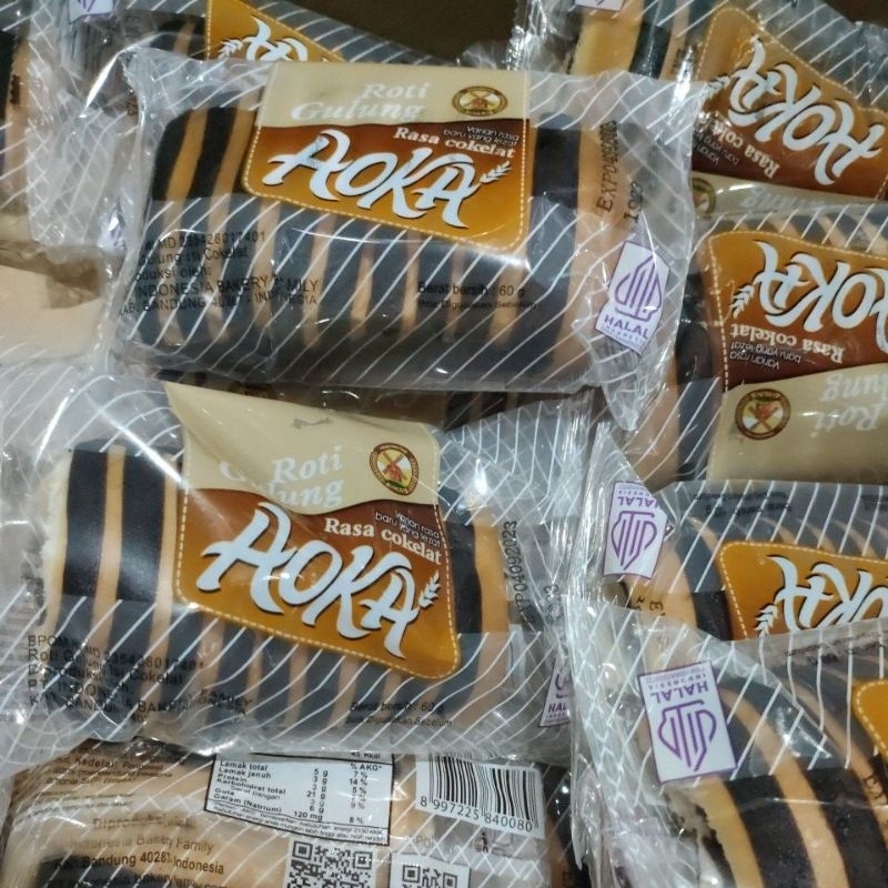 Aoka roti gulung isi cokelat rasa coklat dan keju 60 g