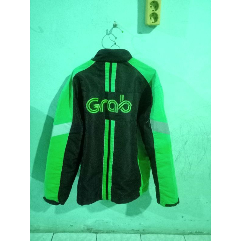 jaket grab lama like new ( seperti baru )