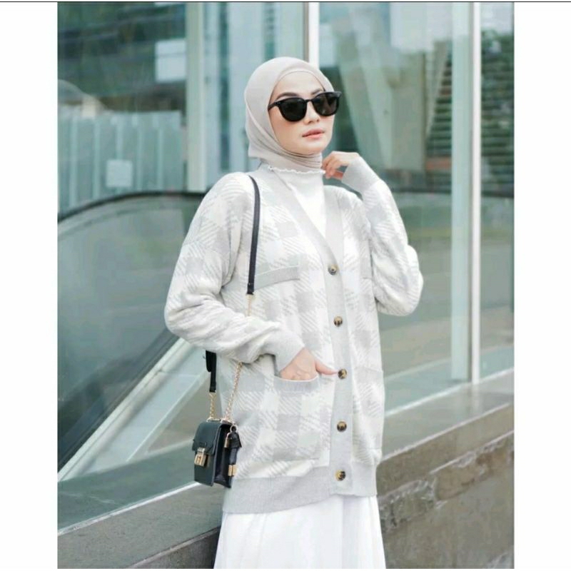 Preloved Cardigan by Haideeorlin