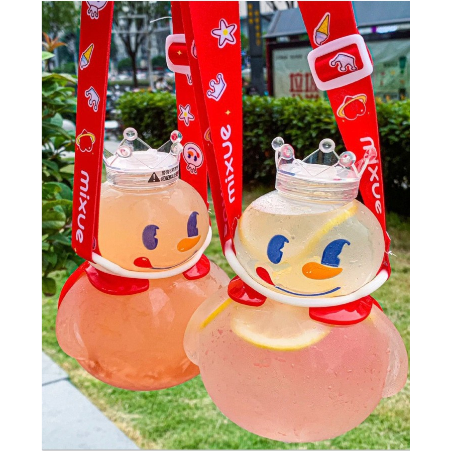 Botol Minum Mixue 700ml Mixue Botol Minum Snow King Xue Wang Oringinal Dengan Tali Mixue Botol Minum Tumbler Mixue Viral COD✅