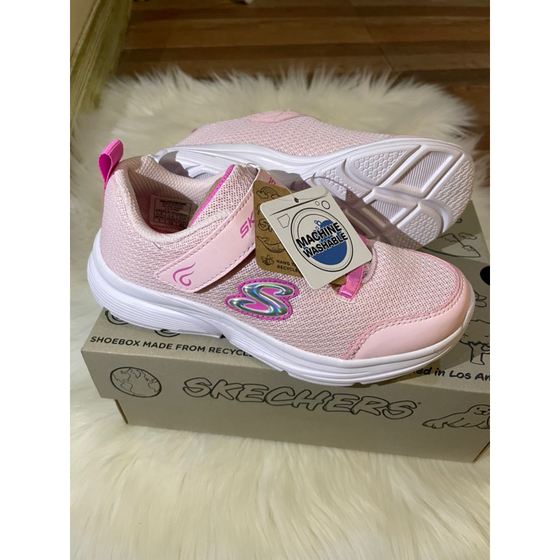 sale 70% skechers kids size 32