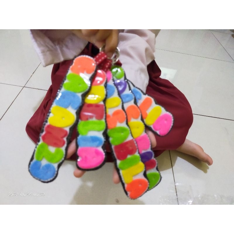 gantungan kunci flanel nama