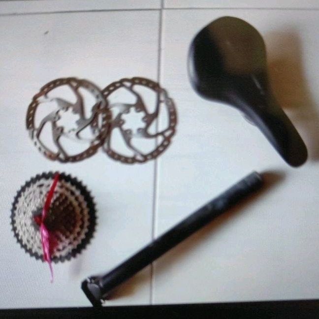 Sadel entity, rotor shimano rt66, seatpost 30.9, sprocket 9 speed