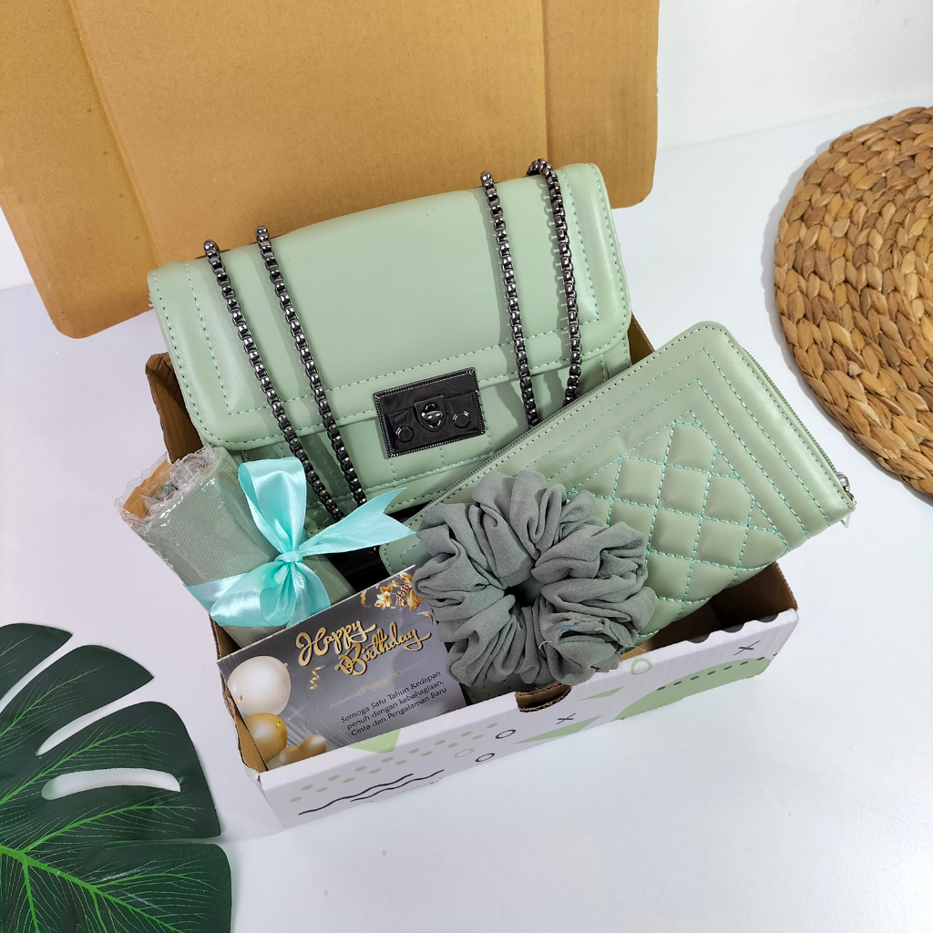 

Hadiah ulang tahun cewek kado wanita gift pernikahan set kado paket hadiah cewek kado wedding hampers