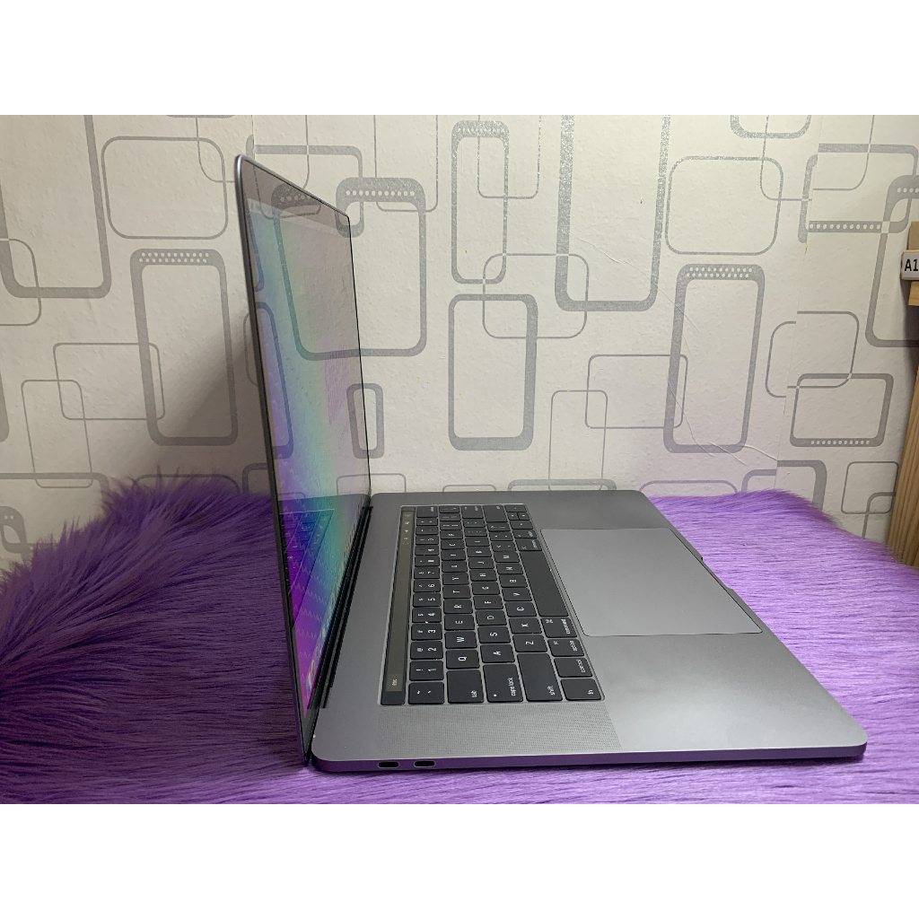 MacBook Pro Retina 15 2016 Core i7 16GB SSD 512GB VGA AMD Garansi