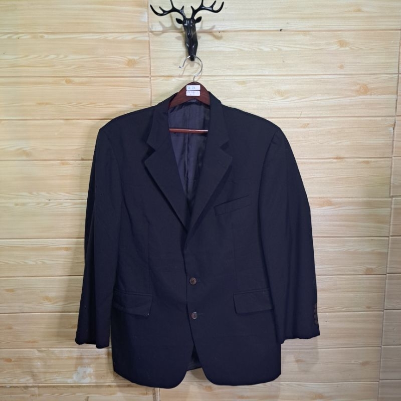 Jas Polo University club Kode JZ22 Size XL made in Canada jas 1.Panjang 82cm 2.Lebar Bahu 51cm 3.Leb