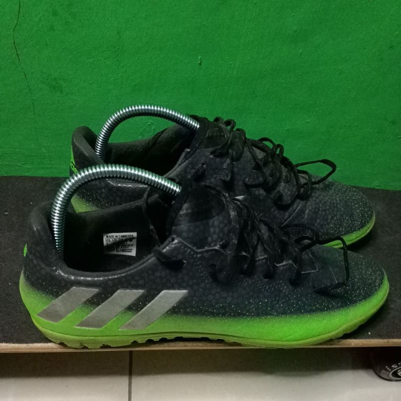 sepatu futsal Adidas Messi 16.3 second