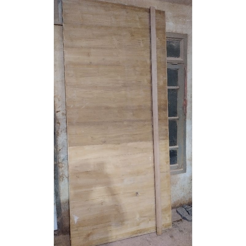 Pintu Pivot Jati Perhutani