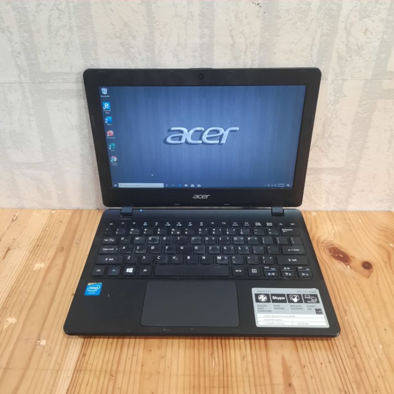 Laptop Acer ES1-111 intel Celeron N2840 Ram 4GB/HDD 500GB Os. Windows 10 Siap pakai