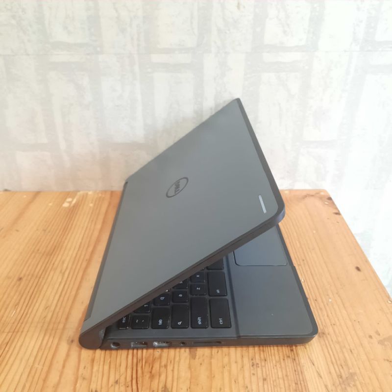 Dell Chromebook 11 CELERON N2840 RAM 4GB/SSD 128GB VERSI OS. WINDOWS SLIM RINGAN ENTENG BATRAI AWEETT MULUS MANTAB