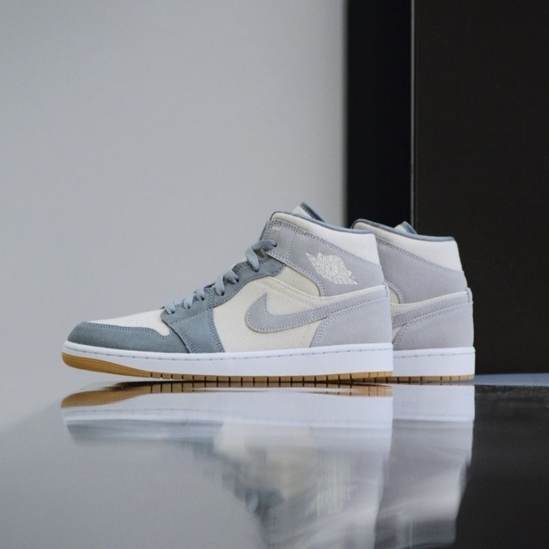 AIR JORDAN 1 MID SE COCONUT MILK PARTICLE GREY