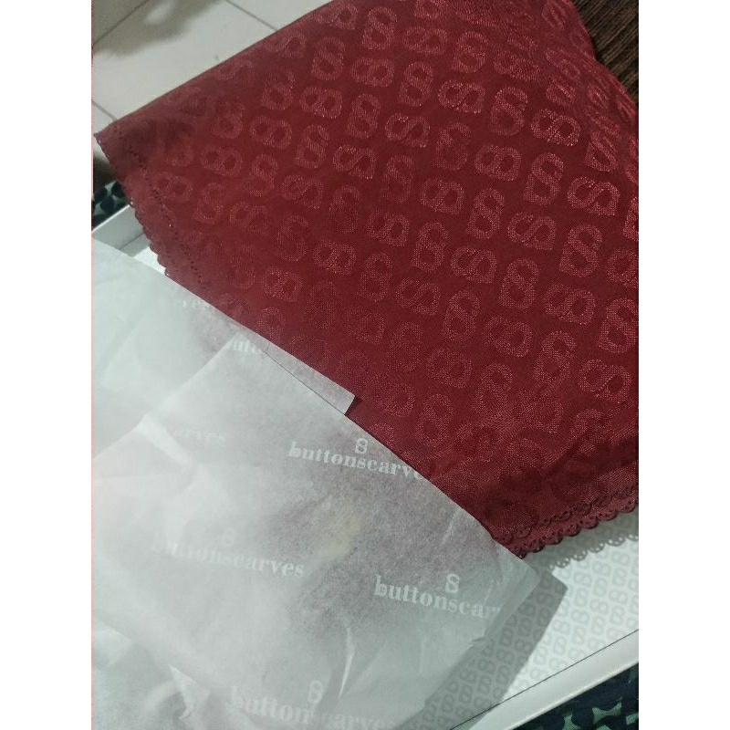 Everyday Tapis Embossed Ruby