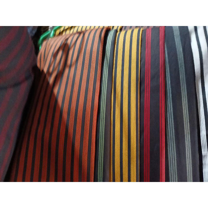 kain katun motif lurik