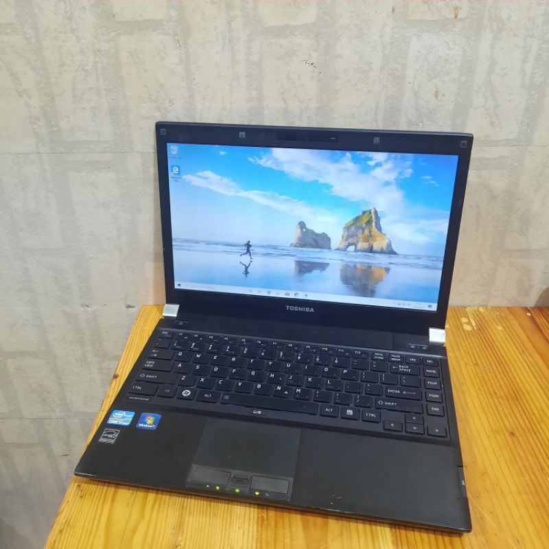 Laptop Toshiba Portege R830 Core i7-2640M Ram 4Gb/SSD 128Gb /HDD 500Gb Super Slim ringan