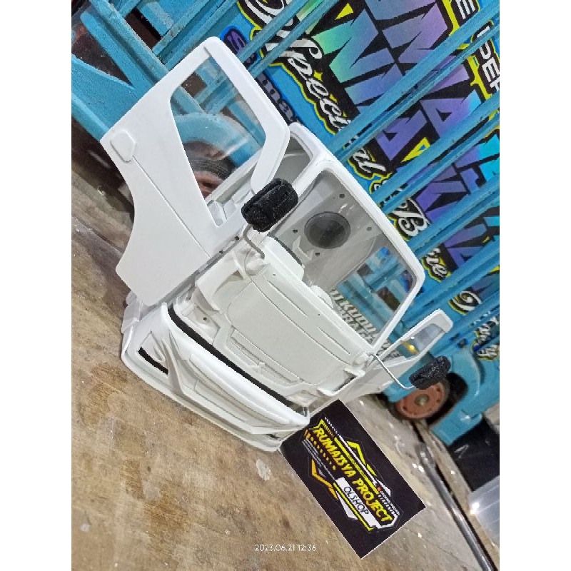 Kabin Miniatur Truk canter skala 1:14