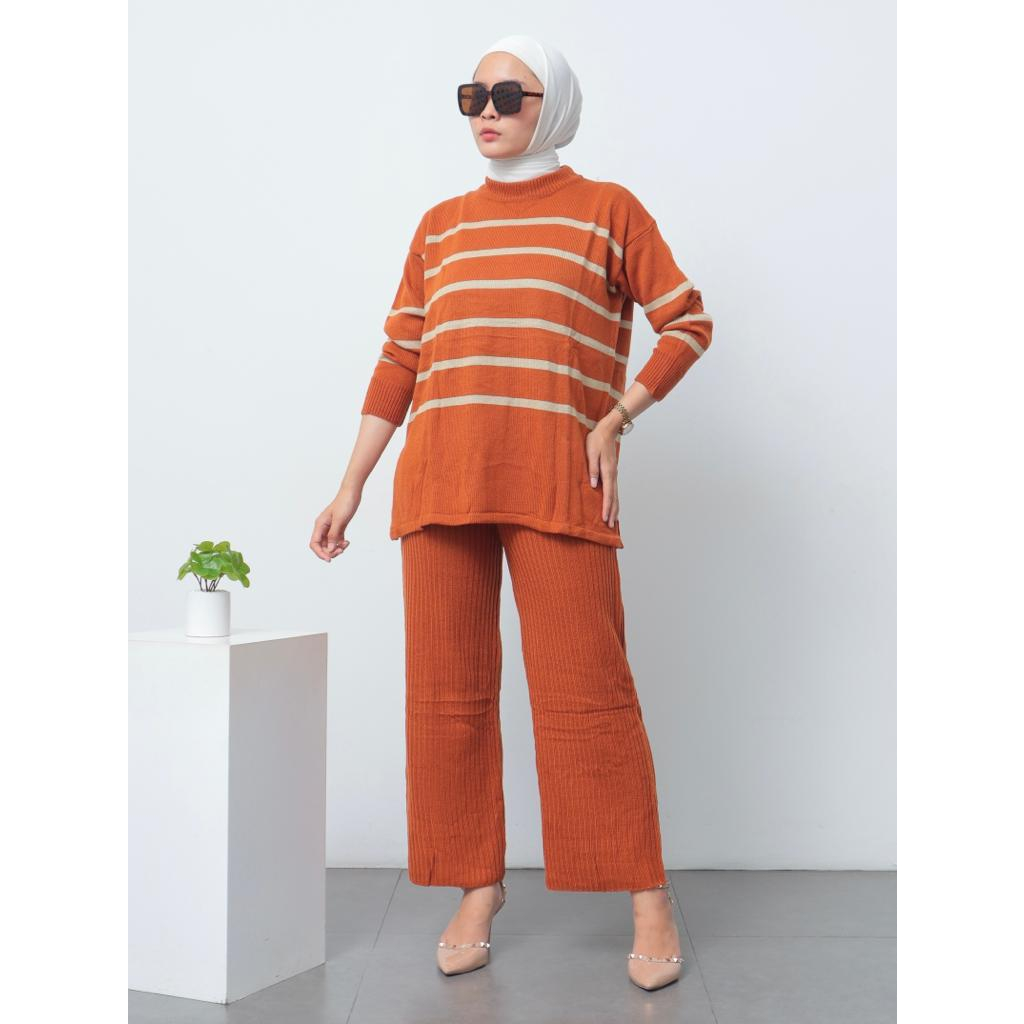 One Set Rajut Stripe Uri Jumbo - 2306.01.026