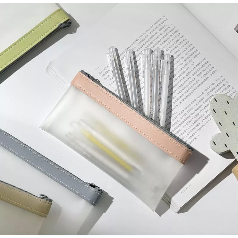 Kotak Pensil Edge Color Transparan