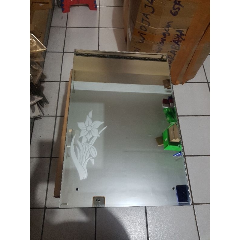 Kaca Cermin Wastafel / Kamar Mandi Model Kotak Motif Bunga uk. 40 x 60 cm