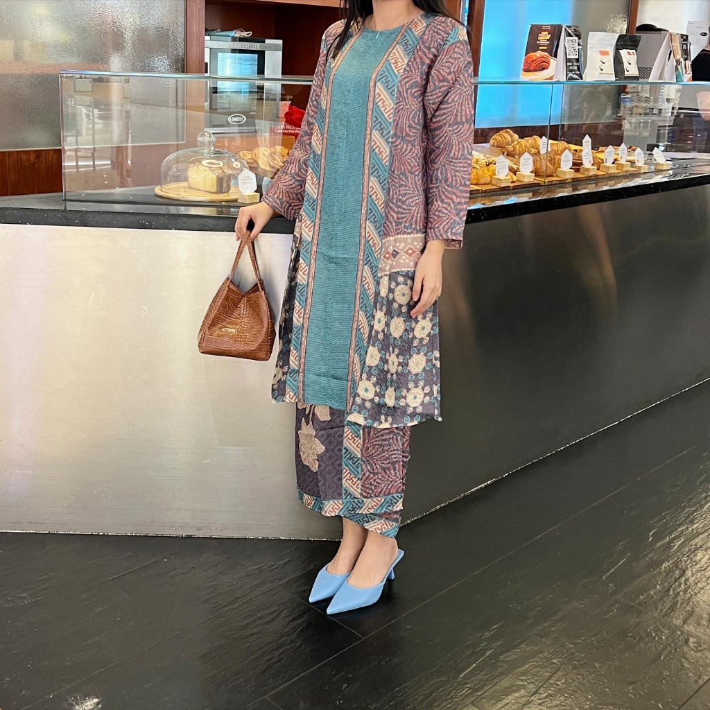 Lausboutique-Iskandar Set-Seri Klasik-Setelan Batik Wanita