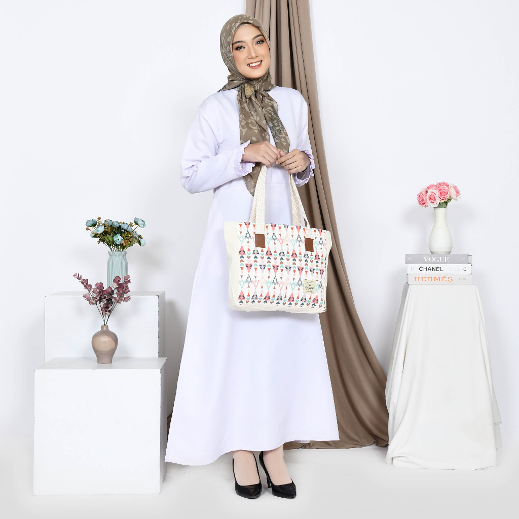 TOTEBAG RESLETING KANVAS MOTIF WANITA/TAS TOTE BAG KULIAH CEWEK,TAS BELANJA,TAS SEMINAR,BISA CUSTOM