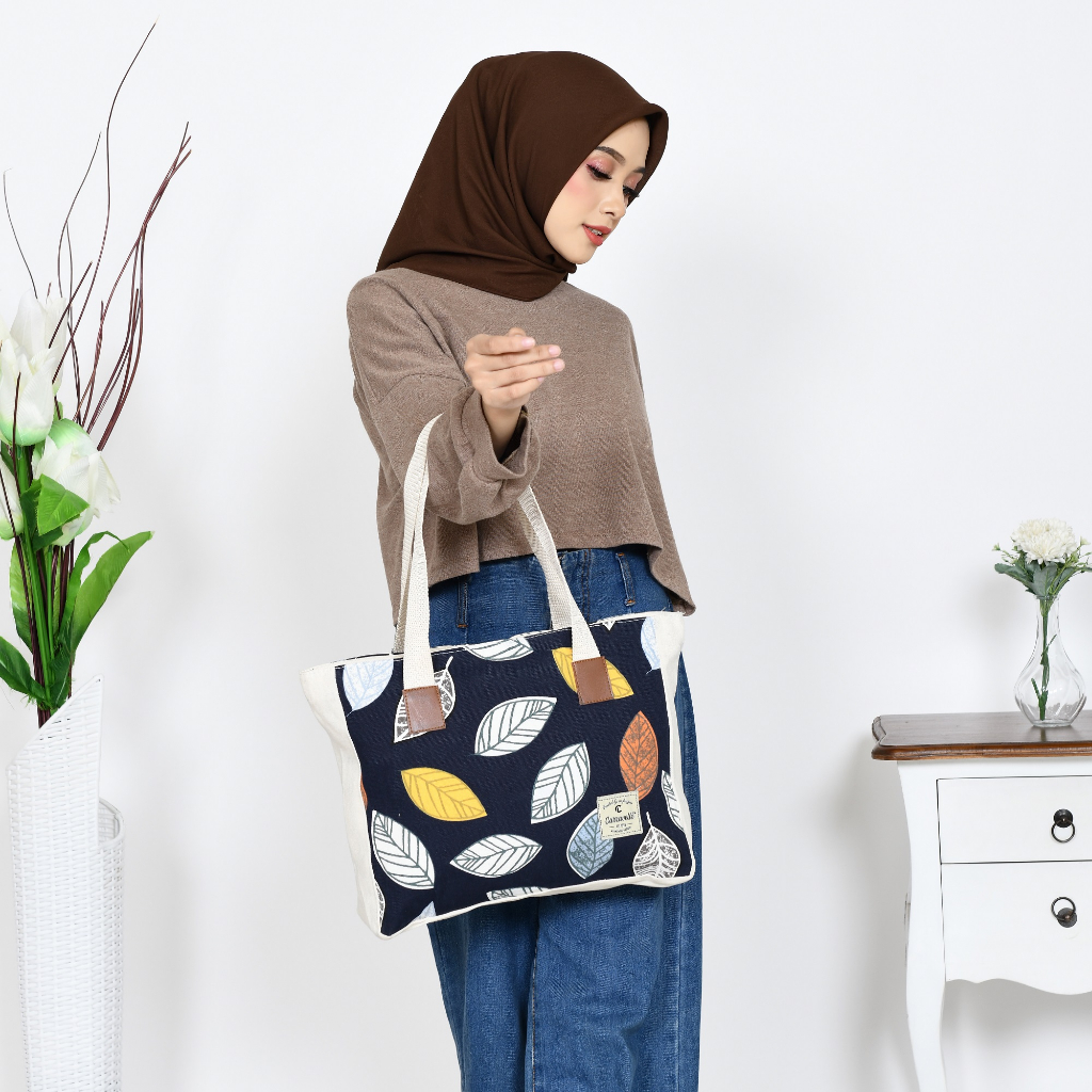 TOTEBAG RESLETING KANVAS MOTIF WANITA/TAS TOTE BAG KULIAH CEWEK,TAS BELANJA,TAS SEMINAR,BISA CUSTOM