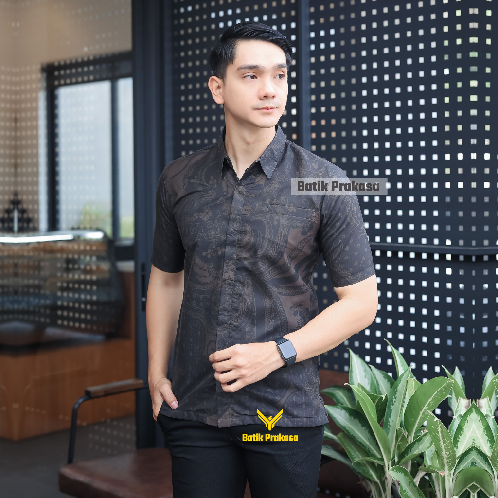 Kemeja Batik Prakasa Motif Gunaadya Slimfit Lengan Pendek Batik Solo