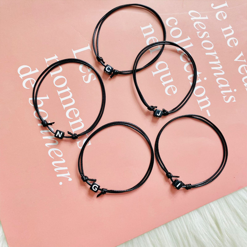 [1 PCS] Gelang Inisial Huruf Abjad A-Z Tali Satin Manik Kotak  Pria dan Wanita Couple