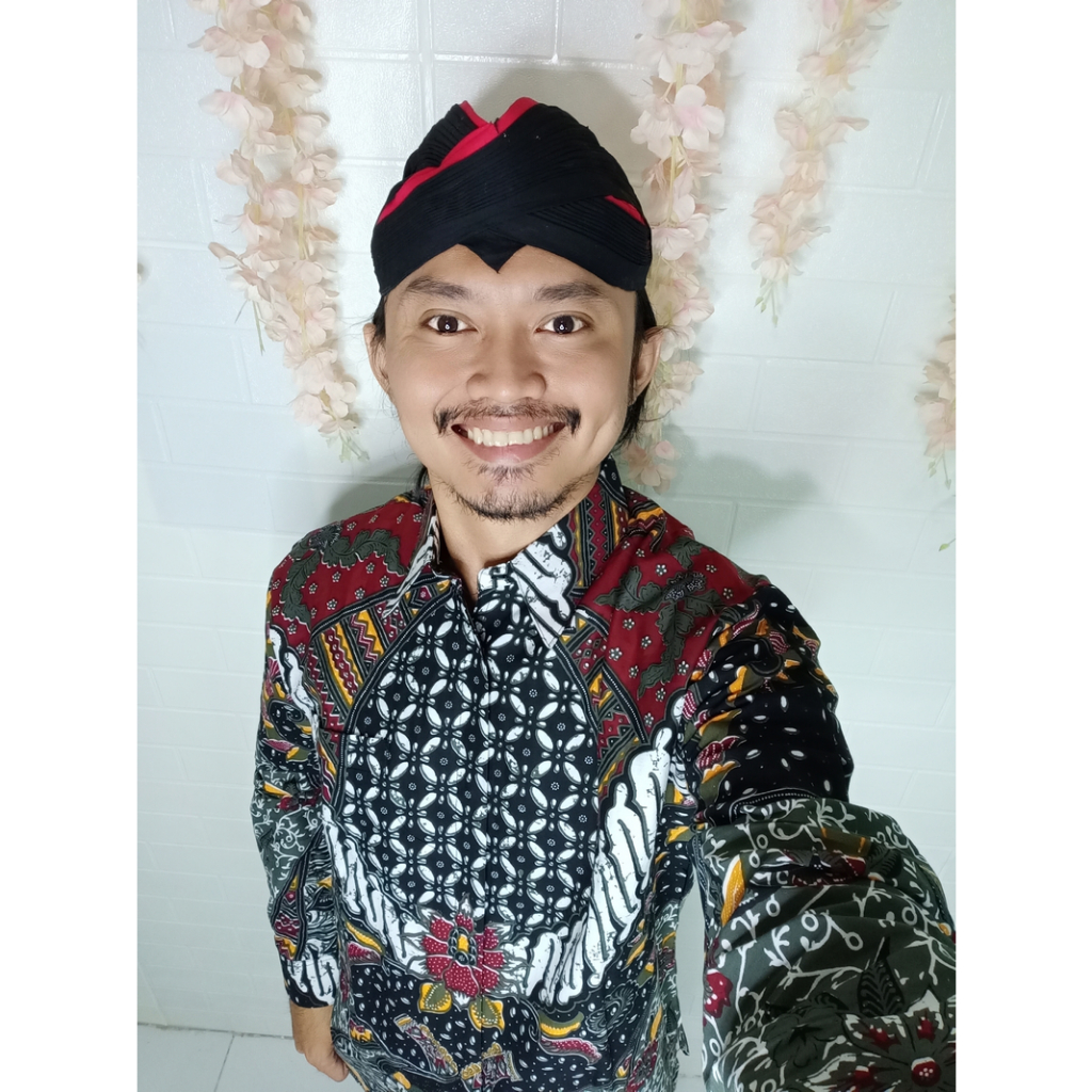 SETYO PRABU BATIKSOLOAMANAH KEMEJA BATIK PRIA SOLO LAPIS FURING ATASAN PREMIUM MODERN KATUN HALUS SERAGAM KANTOR KELUARGA LAKSONO UNGU PEKSI JAYA PEKSI MUKTI PARANG  CENDONO ARINI KINASIH TUNIK MERAK BIRU BUNGA MERAH BOKOR LAWASAN TUNIK ANDIN FLORIST KLA