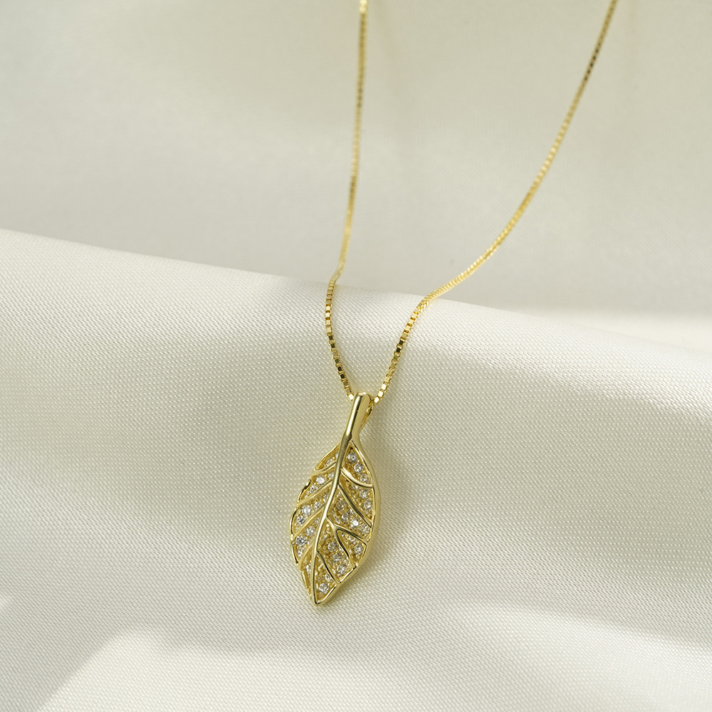 Adore - Kalung Titanium Daun Emas 18K Berlian Cantik Anti Karat Korea Perhiasan Wanita - 1135