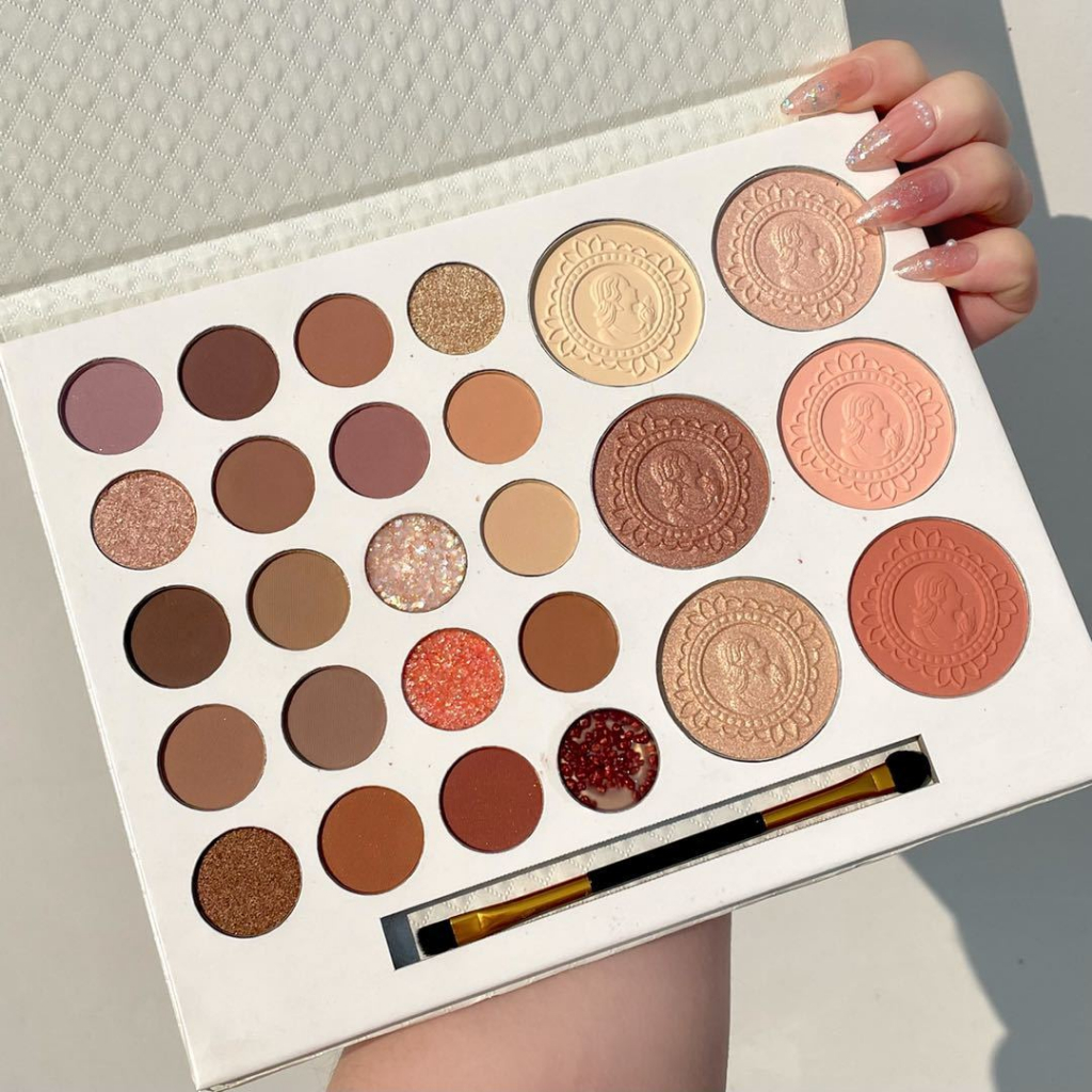 Eyeshadow Make Up Palette 26 Warna 3 In 1, Warna Pigmented, Tahan Lama
