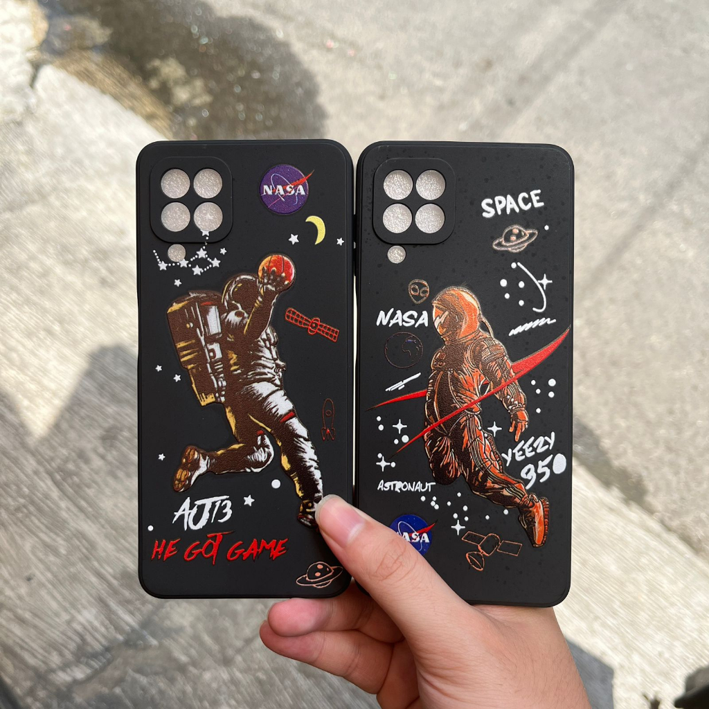 Softcase Astronot Hitam For Vivo Y33S / Y21S / Y21A / Y21T / Y21