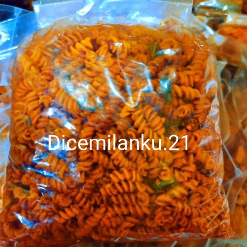 

MAKARONI SEPIRAL SEBLAK MAKARONI SEPIRAL PEDAS DAUN JERUK 250.gram