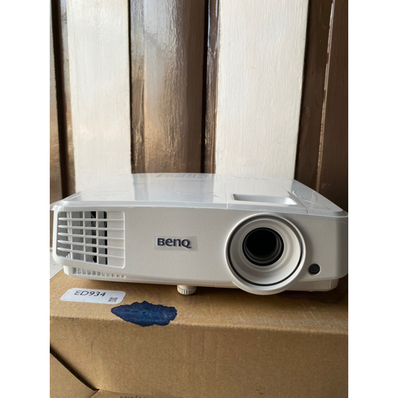 Proyektor BenQ ED934